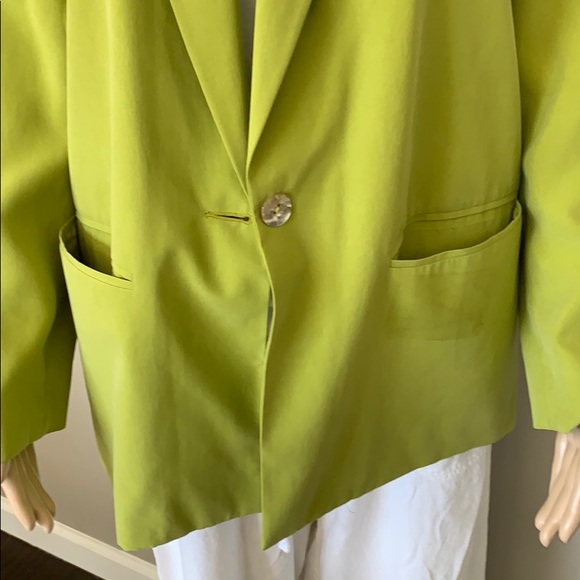 LIME GREEN SAKS FIFTH AVE SILK BLAZER! PERFECTION! - Picture 3 of 8